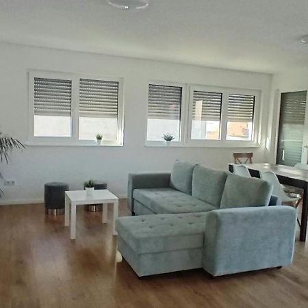 Neubau Appartement Mit Terasse, Privater Eingang,Parkplatz,Kueche Fürth Esterno foto
