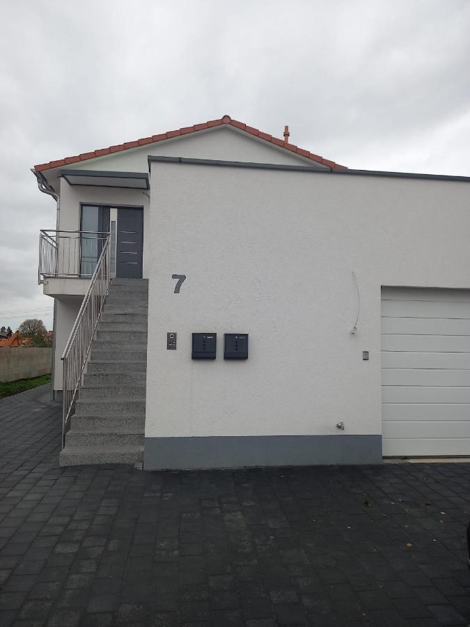 Neubau Appartement Mit Terasse, Privater Eingang,Parkplatz,Kueche Fürth Esterno foto