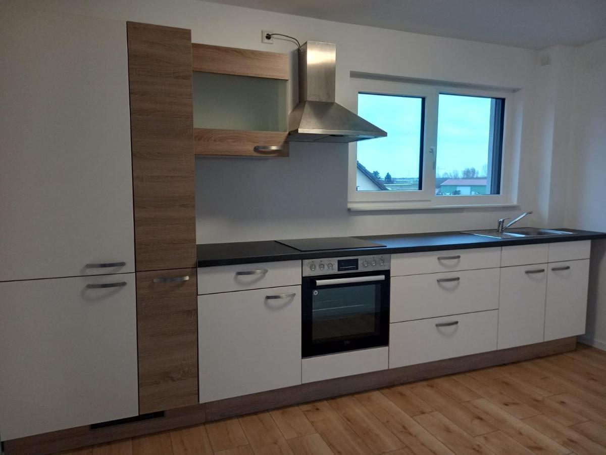 Neubau Appartement Mit Terasse, Privater Eingang,Parkplatz,Kueche Fürth Esterno foto