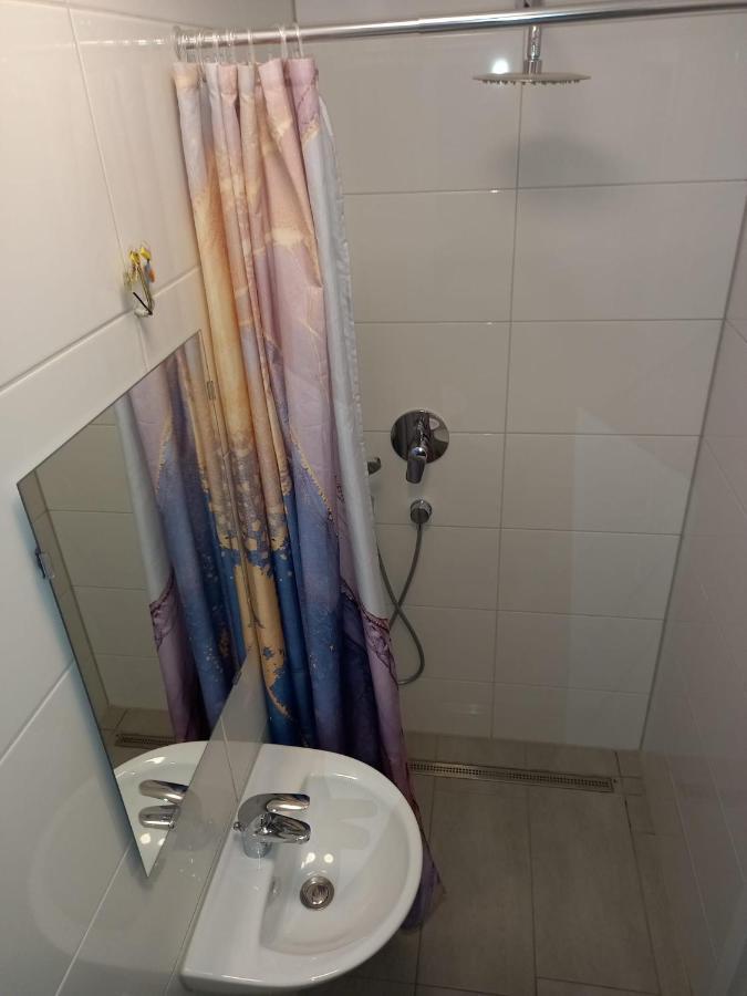 Neubau Appartement Mit Terasse, Privater Eingang,Parkplatz,Kueche Fürth Esterno foto
