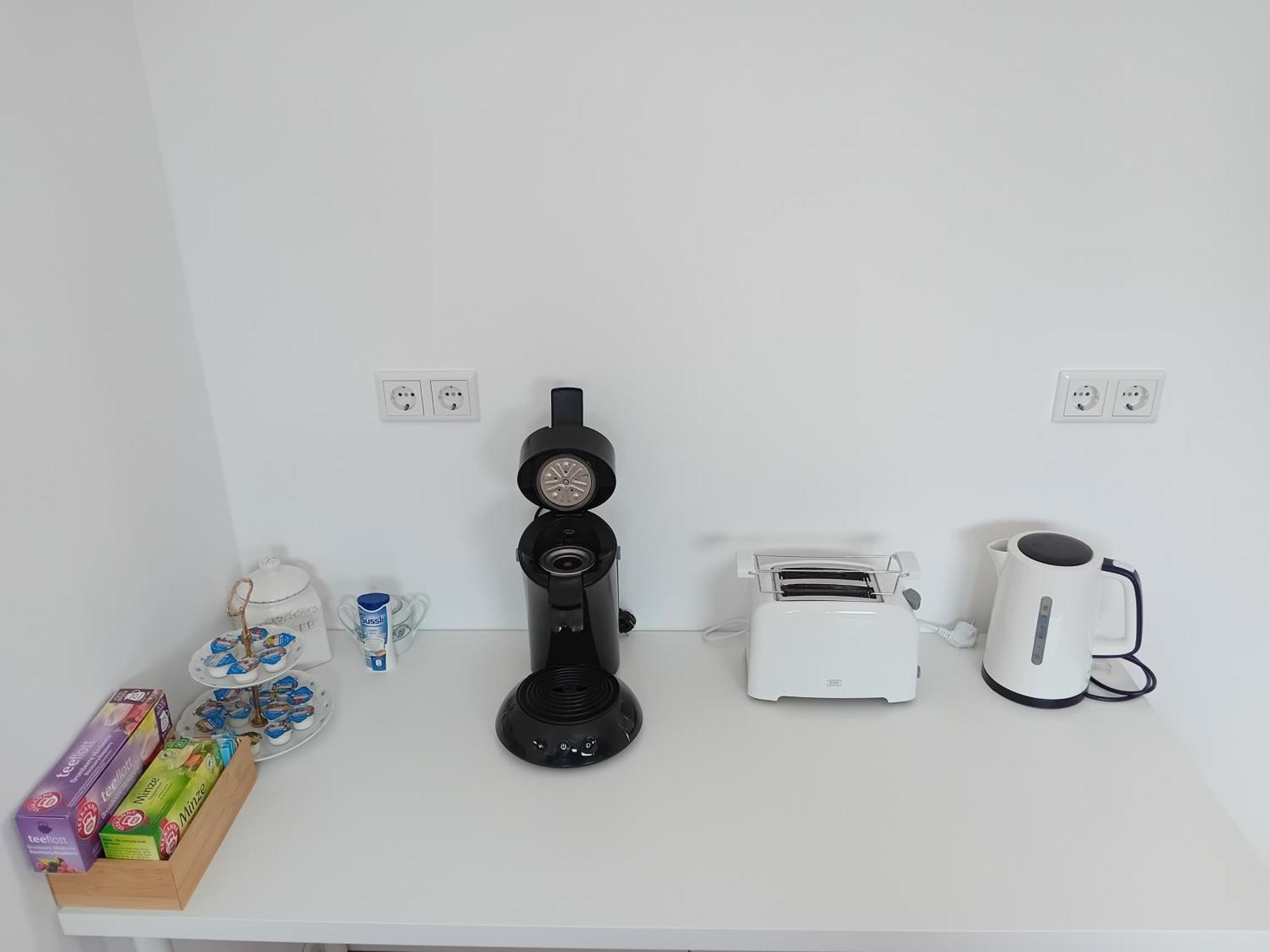 Neubau Appartement Mit Terasse, Privater Eingang,Parkplatz,Kueche Fürth Esterno foto