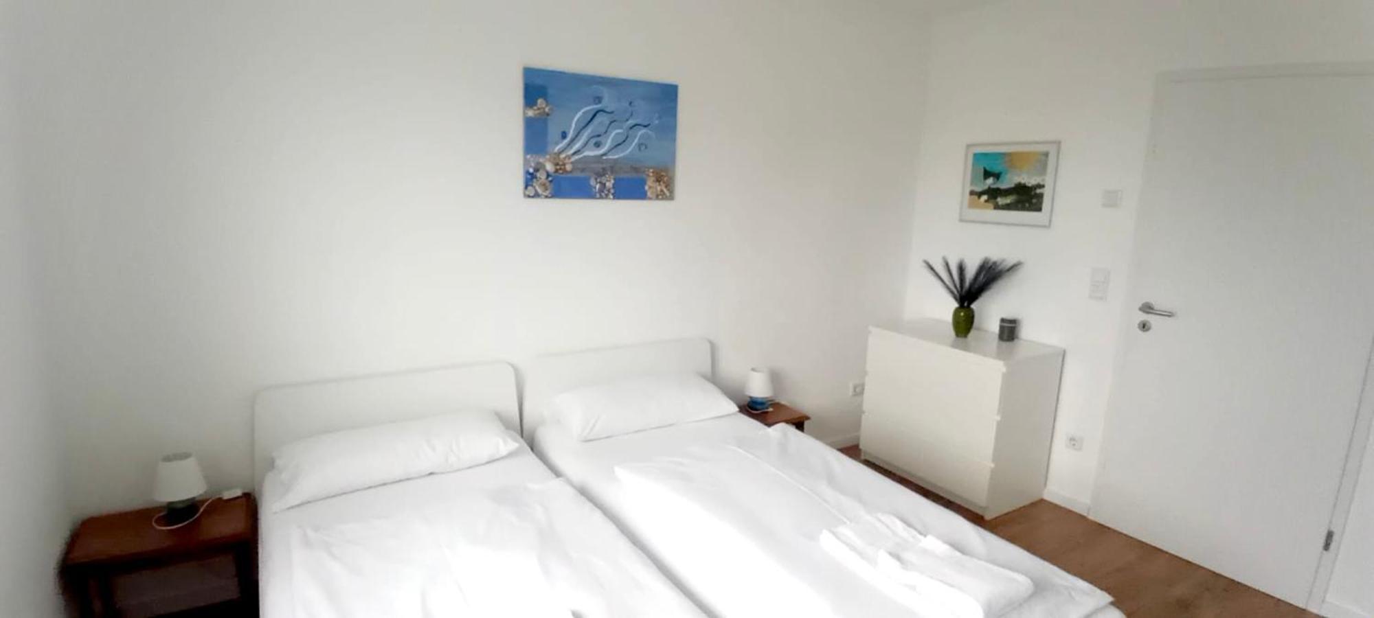 Neubau Appartement Mit Terasse, Privater Eingang,Parkplatz,Kueche Fürth Esterno foto